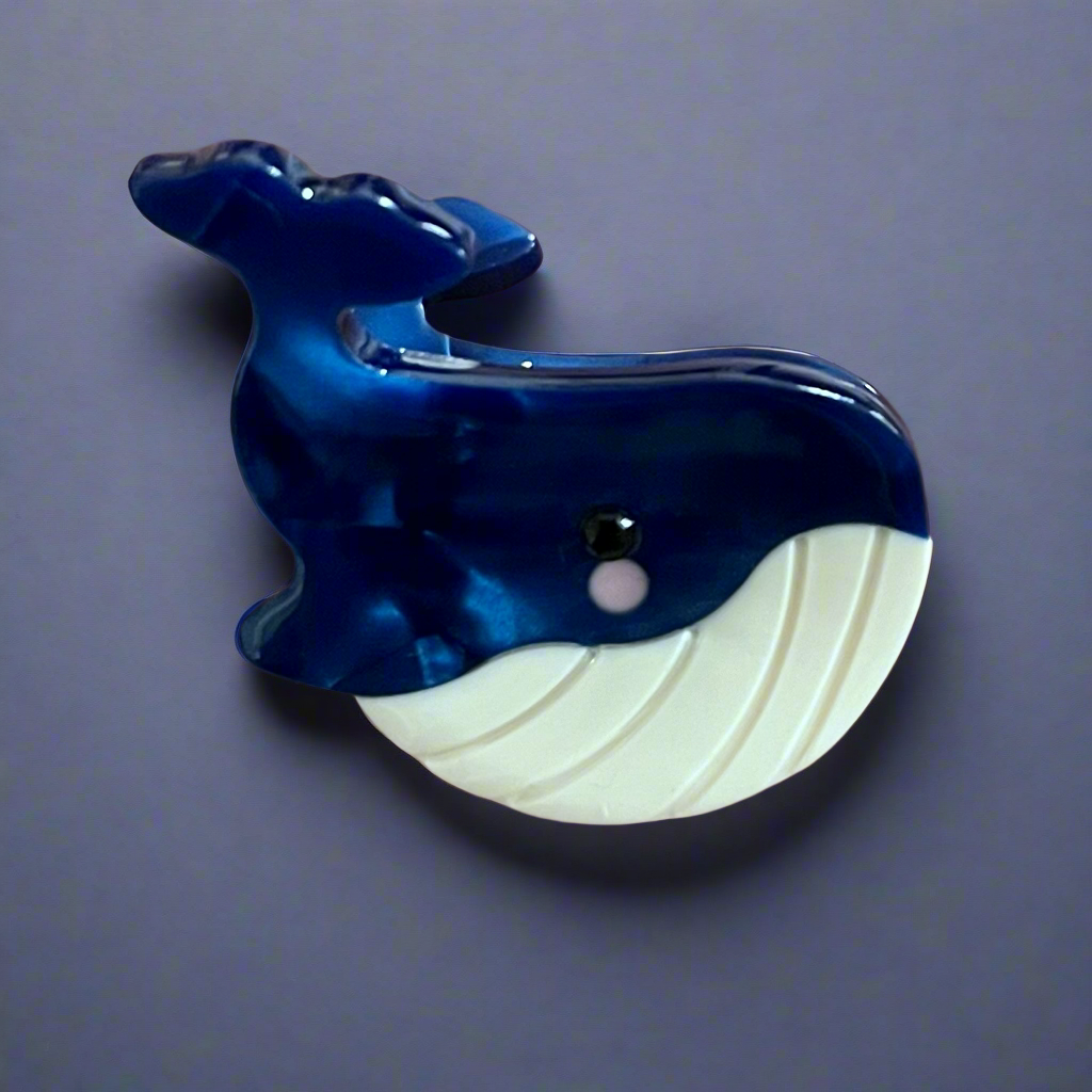 Small humpback whale hair claw clip