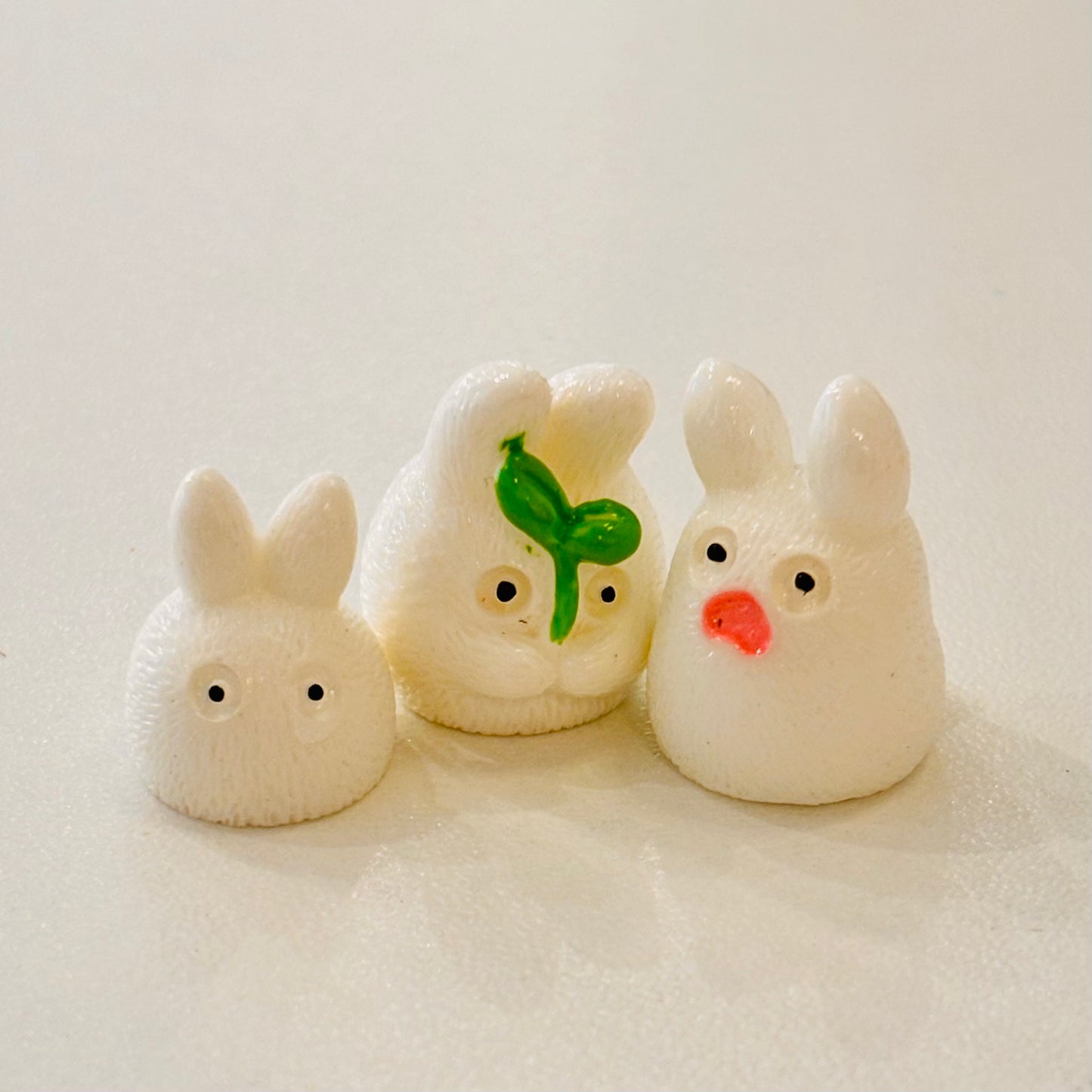 Mini Totoro Figurines, white